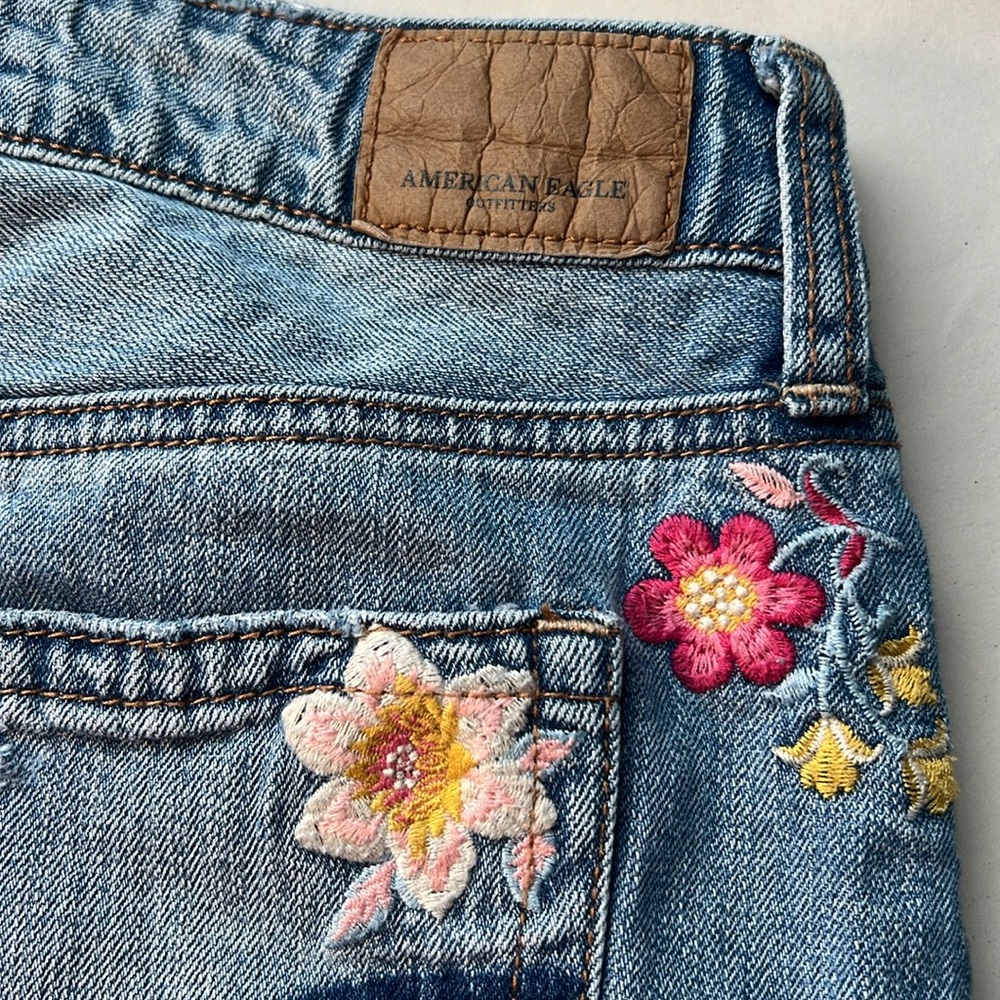 AEO Embroidered Denim Mini Skirt - size 4 - Picture 2 of 9